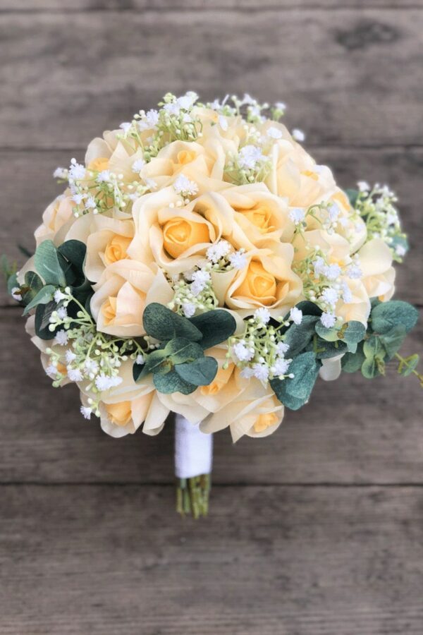 Nên dùng hoa nào để làm bó hoa cưới cô dâu?