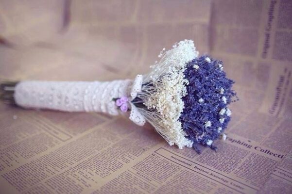 Bó hoa lavender cưới